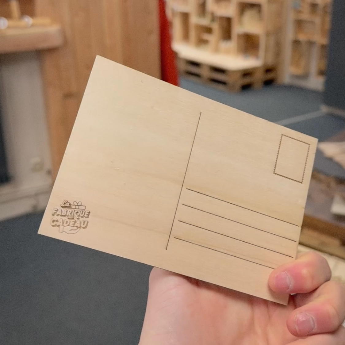 Carte postale en bois