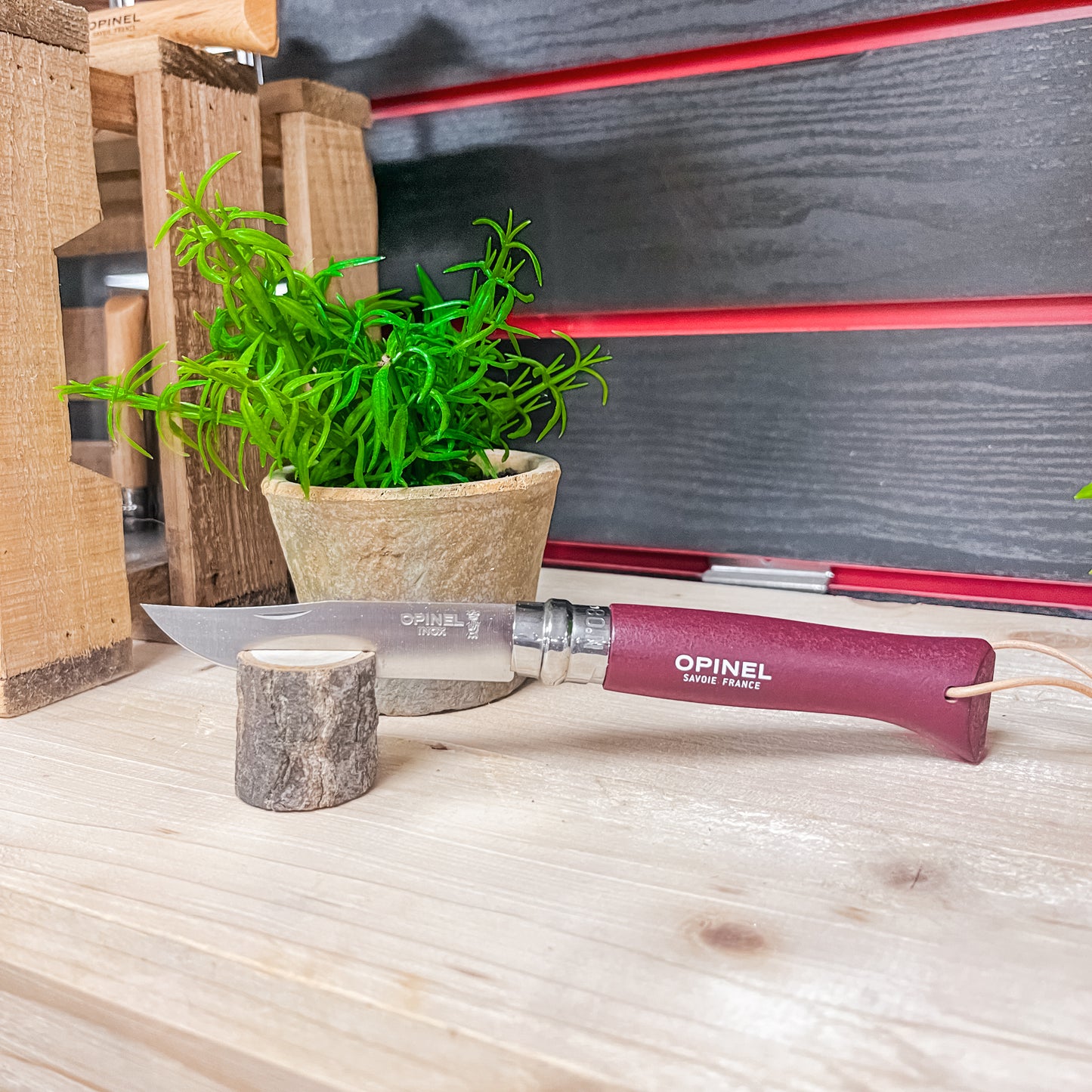 Opinel N°8 Bordeaux
